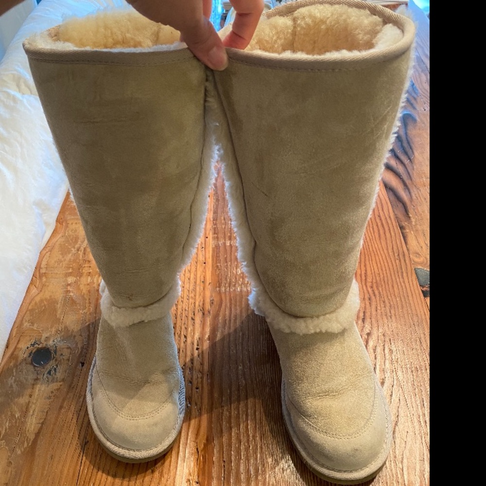 Kids/Womens Ugg’s UGC | 15 years old